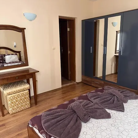 Semiramida Garden Апартаменти