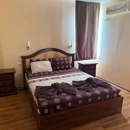 Semiramida Garden Апартаменти