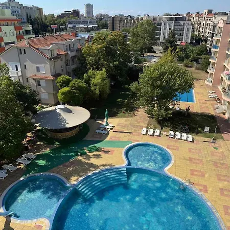דירה Semiramida Garden *